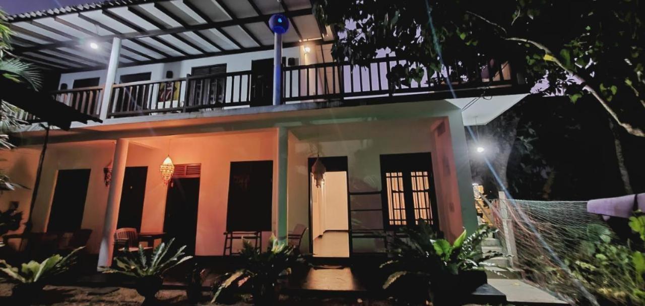 Sundance Surf Coconut Point Hotel Weligama Exterior foto